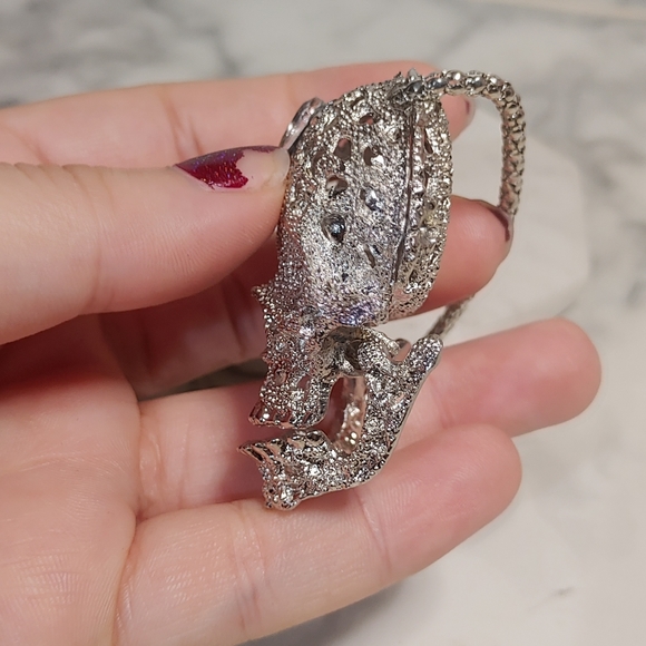 Rhinestone 3D Skull Necklace - Picture 7 of 7